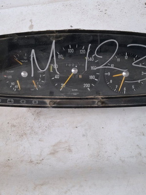 Mercedes 123 dashboard instruments used