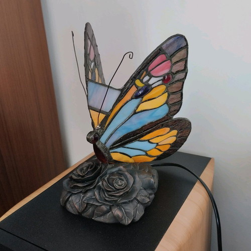 Handmade butterfly stained glass table lamp like new