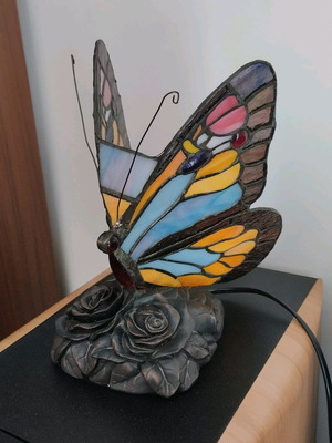 Handmade butterfly stained glass table lamp like new