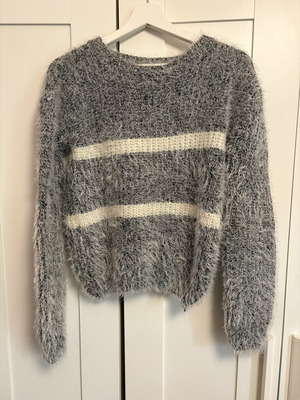 Gray sweater like new, sizes M and L