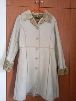 Explorer coat with synthetic mouton-type fur beige like new, size M