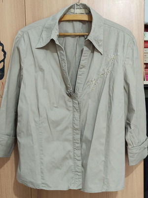 Women's beige shirt with floral embroidery, size XXL