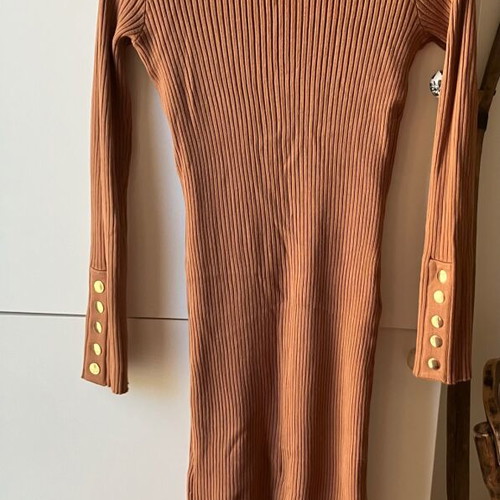 Bodycon rib dress with golden buttons like new, size S