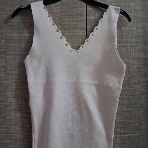 White blouse with rhinestones new, size S-M