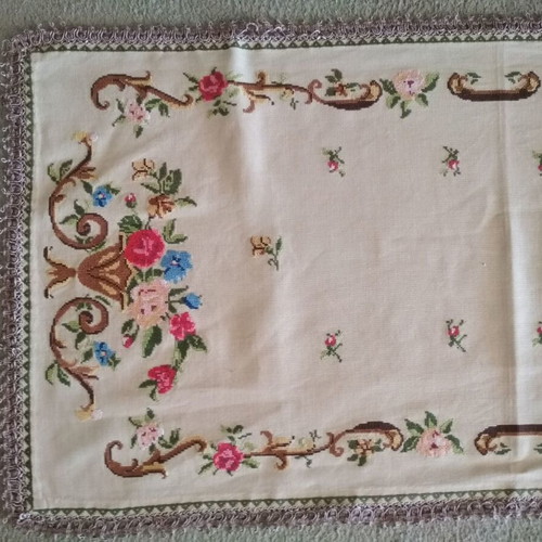 Set of 2 vintage embroidered table runners used