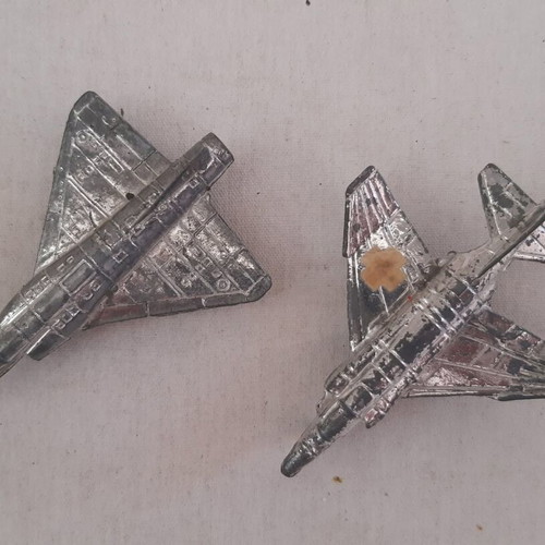 Diecast fighter planes used, set of 2