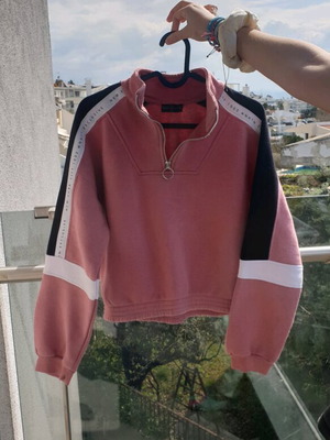 Ζακέτα αθλητική ροζ σαν καινούργιο με μαύρες και άσπρες λεπτομέρειες