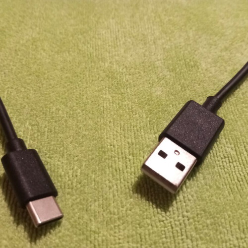 USB to Type-C Charging and Data Cable like new, 55cm
