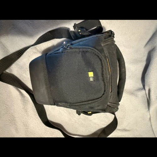 Nikon D3300 camera like new with box and case