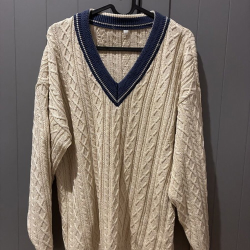 Men's preppy-varsity style V-neck sweater Large, like new, beige and blue