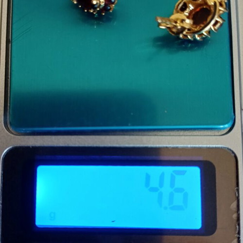 18K Gold Rosette Earrings with Garnets, 4.6g