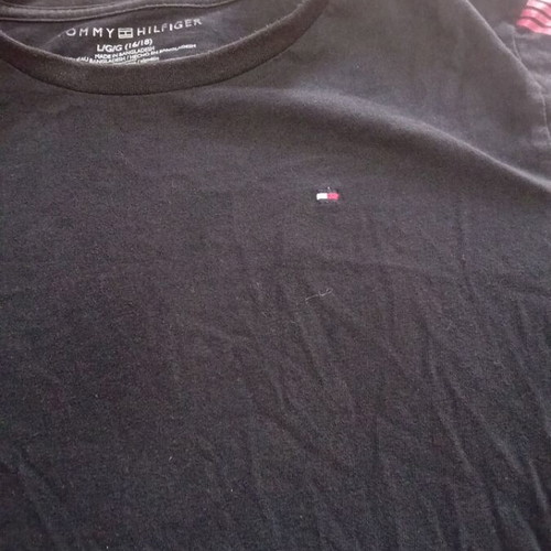 Tommy Hilfiger black t-shirt like new, size L