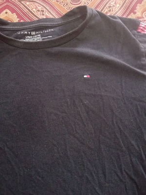 Tommy Hilfiger black t-shirt like new, size L