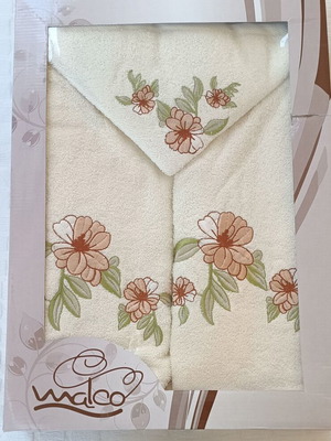 Bath Towels new, set of three different sizes