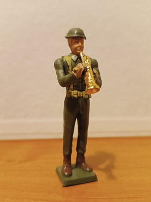 Athina Military Trumpeter Figurine like new, 1960s