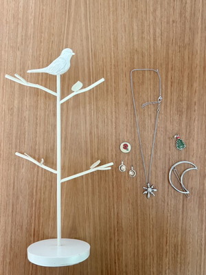 Λευκή βάση κοσμημάτων Bird on Tree μεταχειρισμένη με δωρεάν σετ κοσμημάτων