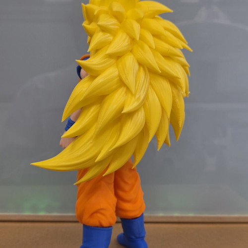 Goku Super Saiyan 3 figure like new, 24 cm