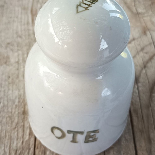 OTE Insulator used, height 11 cm, diameter 6 cm