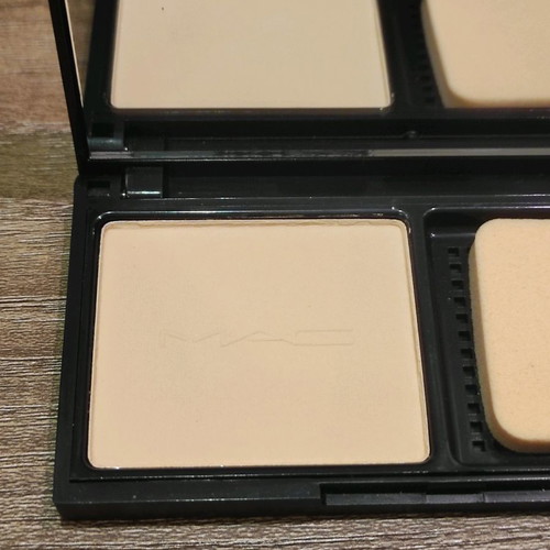 MAC palette with eyeshadows and powder 04 new