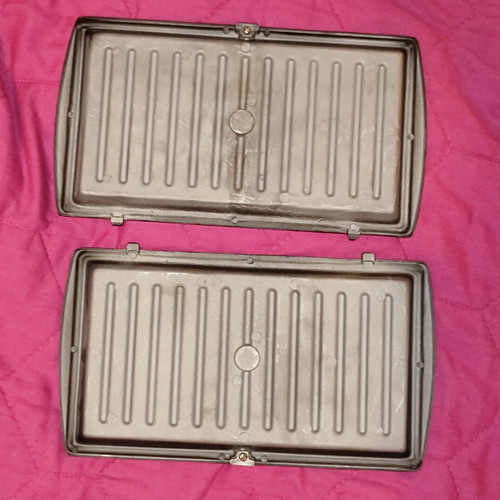 Replacement Plates Set for Toaster Waffle and Grill 22.5x13 cm like new