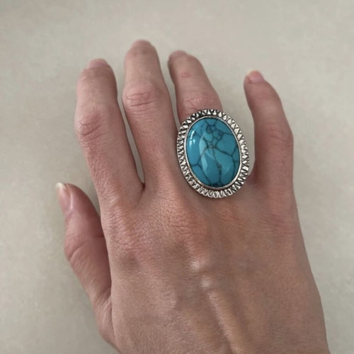 Ring like new with adjustable opening, turquoise