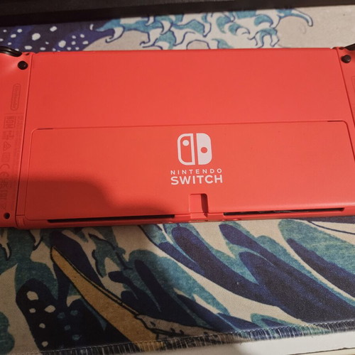 Nintendo Switch OLED Mario edition σαν καινούργιο με Mario Kart 8 και αξεσουάρ
