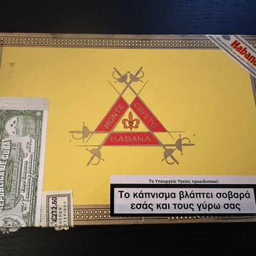 Montecristo No. 4 Wooden Cigar Box used, authentic Cuban