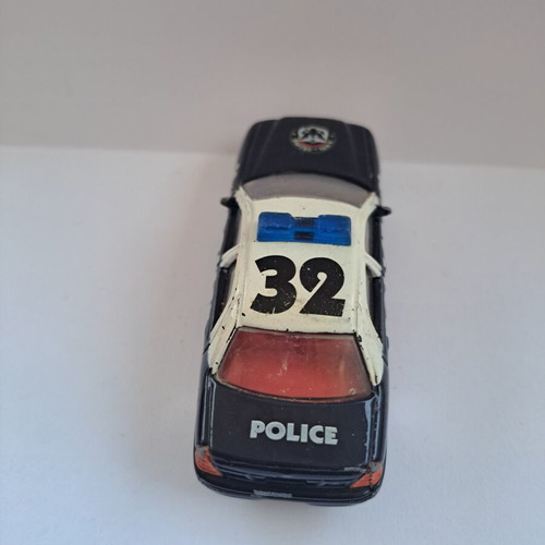 Miniaturh Police Car Ford Crown Victoria Realtoy #32, vintage 2000s