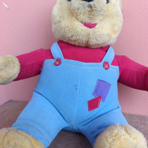 Winnie the Pooh Wiggle & Giggle Mattel 1997 used with motion and sound
