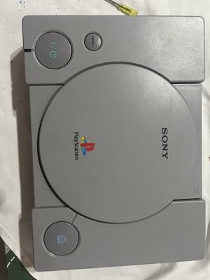 Sony PS1 console used with 5 games and controller