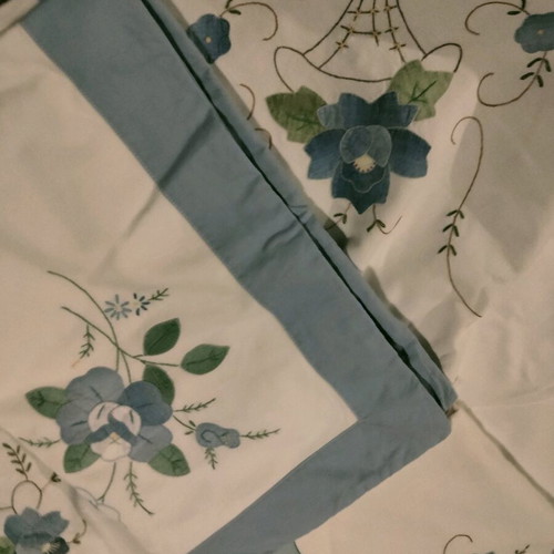 Vintage embroidered bed sheet and 7 pillowcases dowry set like new