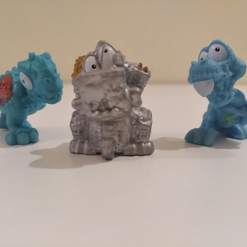 Zuru Smashers Dino figures like new, pack of 3