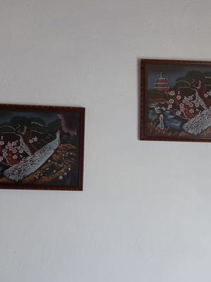 Set of two frames like new