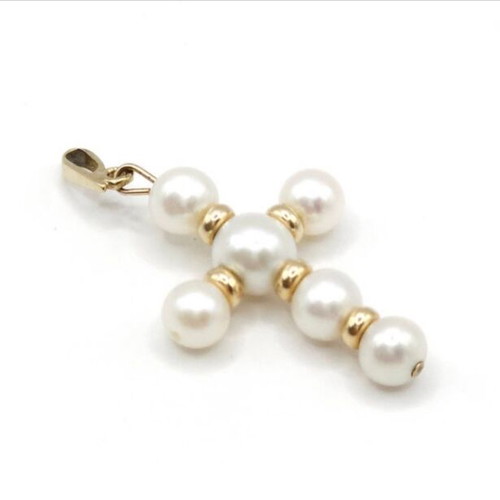 14K yellow gold cross pendant with fresh pearls like new