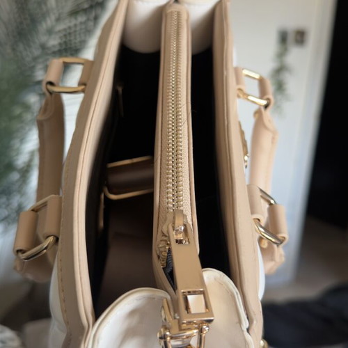 Aldo quilted handheld and shoulder bag like new, nude beige with gold details