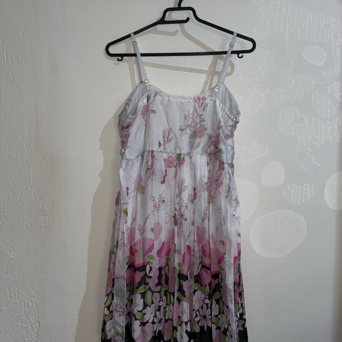 Floral dress white and pink like new