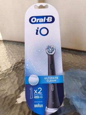 Oral B IQ replacement brush heads pack of 2 new