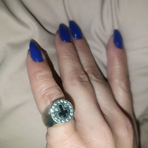 Silver 925 chevalier ring like new with zircon stones and black enamel