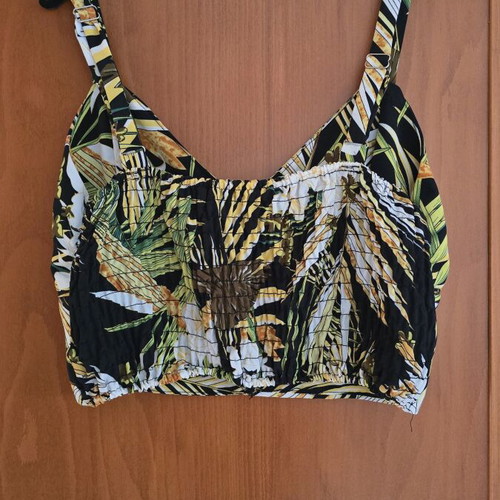Crop top with exotic tropical print and adjustable straps, size T3