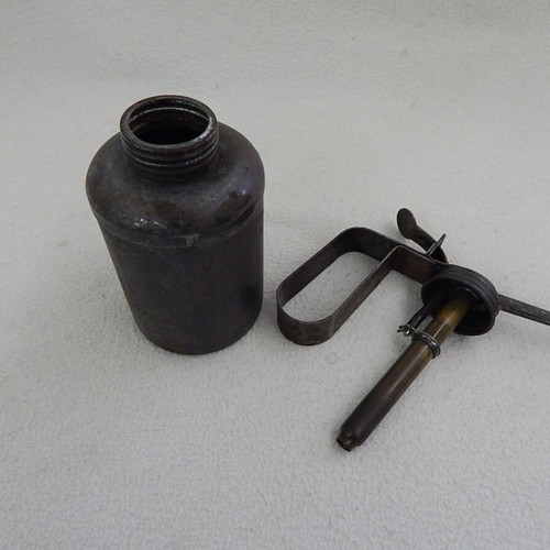 Metal Oil Can used, height 13 cm, functional