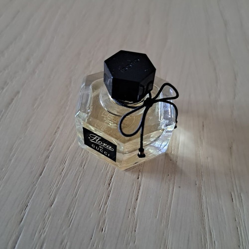 Gucci Flora by Gucci Miniature Eau de Toilette 5ml new, old version