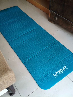 Килимче за упражнения Liveup Sports като ново