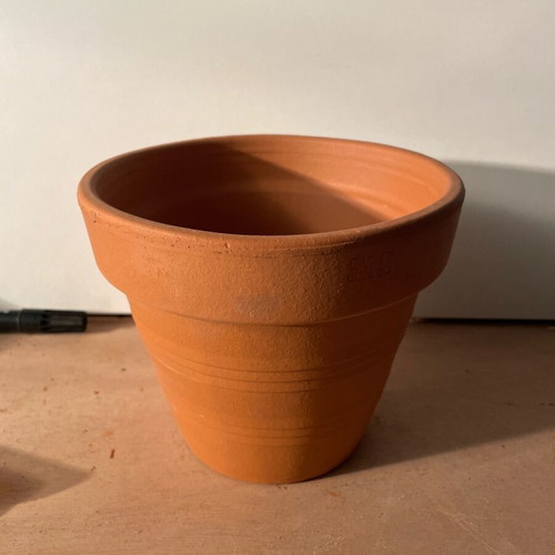 Clay pot EV17 made in Italy with hole new (16.5cm diameter x 14cm height)