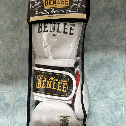 Benlee Rocky Marciano Sugar Deluxe Gloves 16 oz new with two bandages