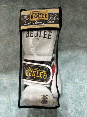 Benlee Rocky Marciano Sugar Deluxe Gloves 16 oz new with two bandages