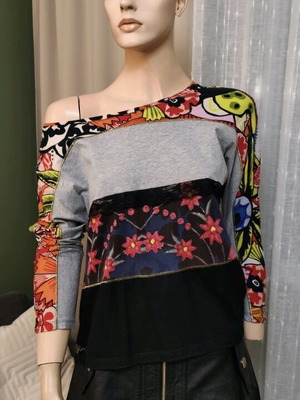 Desigual blouse like new, size Medium, multicolored