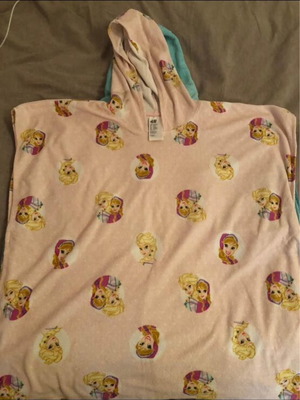 Children's bath towels like new for ages 2-4