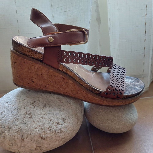 Tamaris leather platform sandals like new, size 40, brown