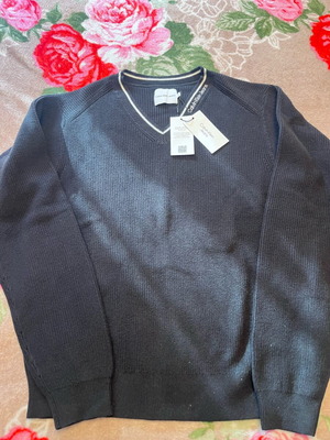 Calvin Klein V neck jumper new, black, size 16 years