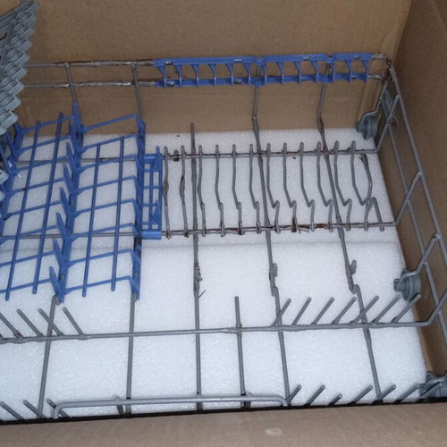 Delonghi DDWTTS19 dish rack used with rust spots